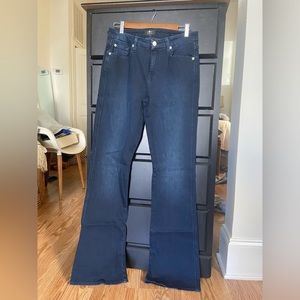 7 FOR ALL MANKIND "A"‎ Pocket flared size 30   -so comfy!!